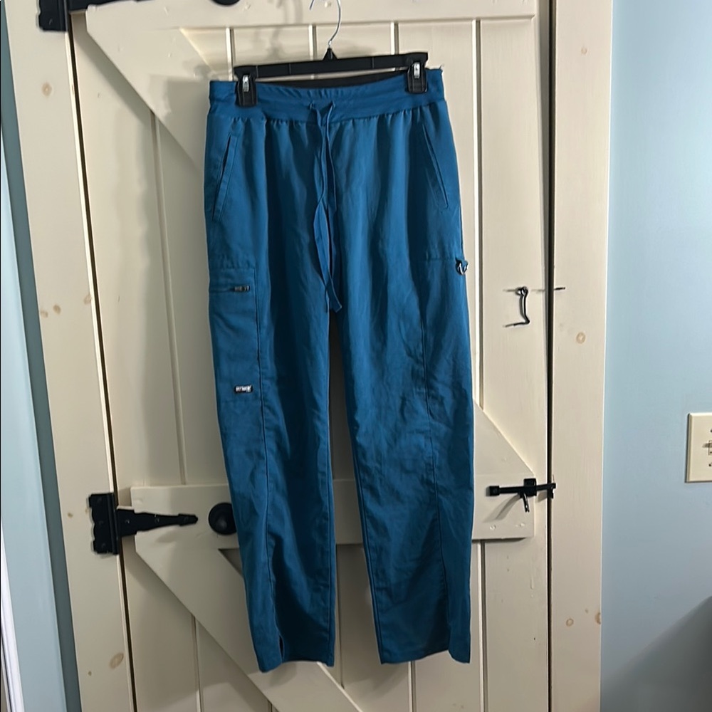 Blue Cargo Pants with Relaxed Fit and Lightweight Fabric